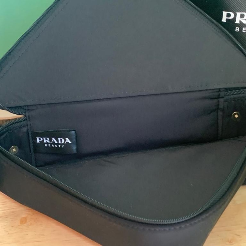 Prada - Picture 6 of 7